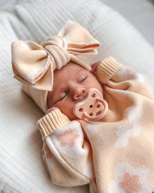 Indigo Dreams Daisy Floral Knit Headband